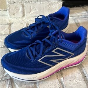 New Balance Women's  Vongo Blue Running Shoes size 9 M